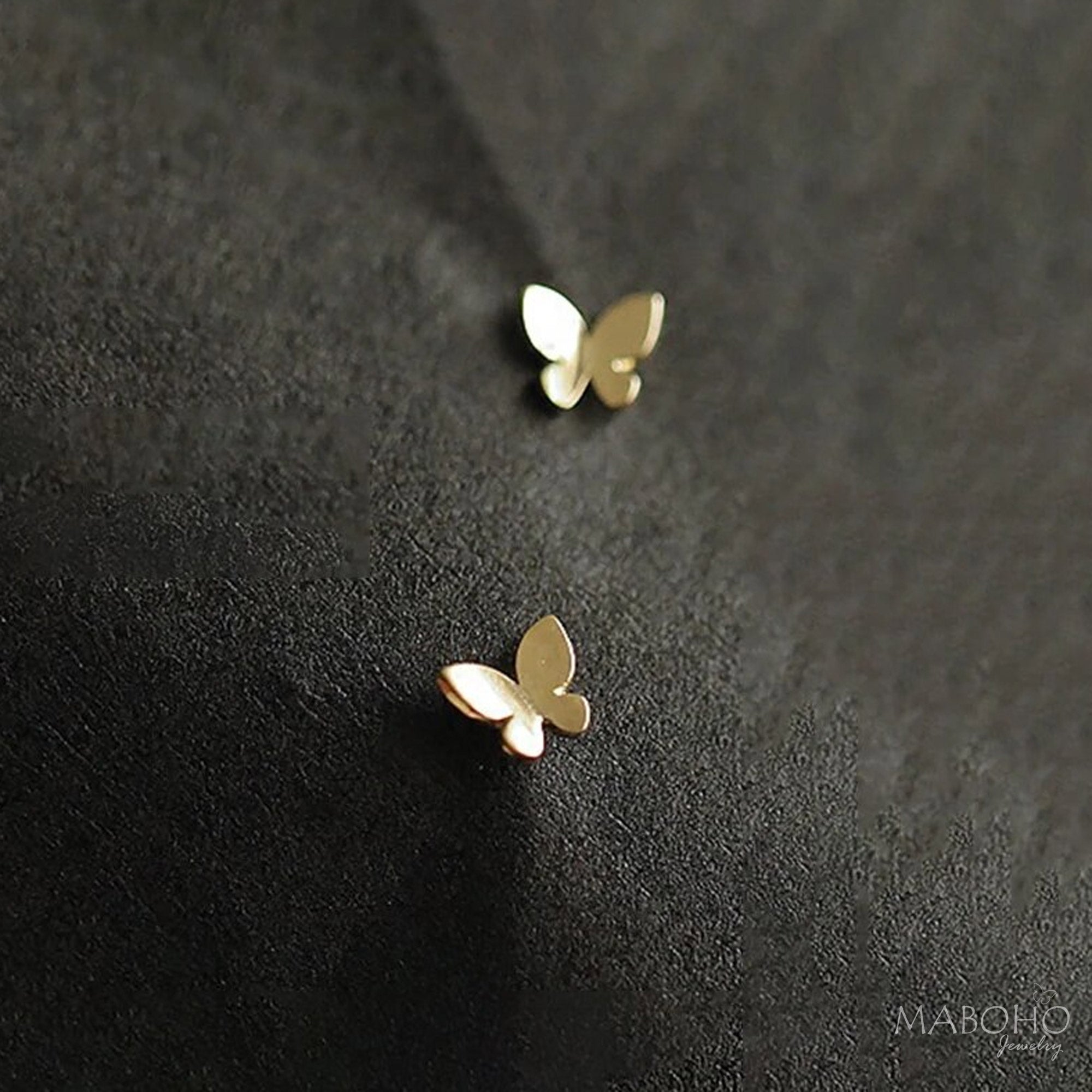 minimalist jewelry gold